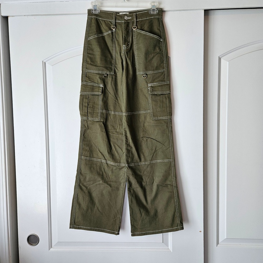 Wide Leg Cargo Pants in Olive Green